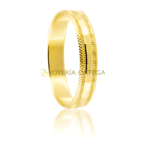 Anillo de oro con diseño elegante