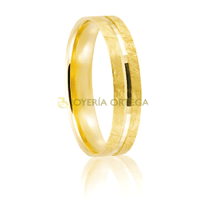 Alianza de oro amarillo con diseño textura y línea.