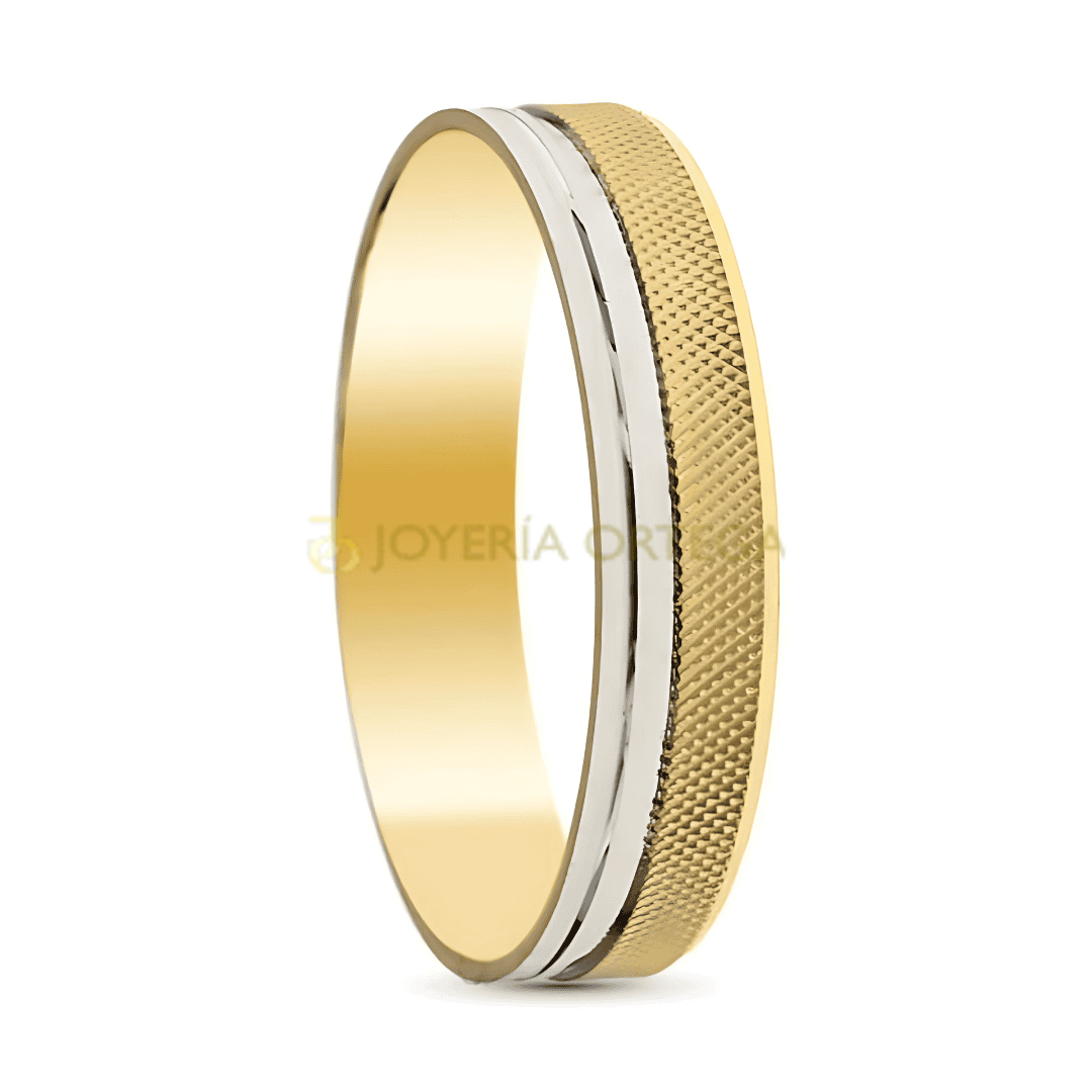 Anillo bicolor de oro y plata elegante.