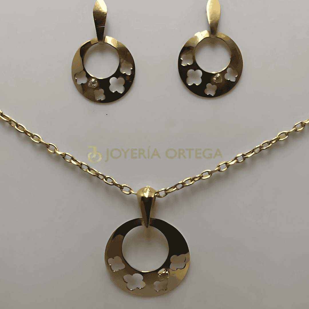 Conjunto de joyería oro con flores caladas