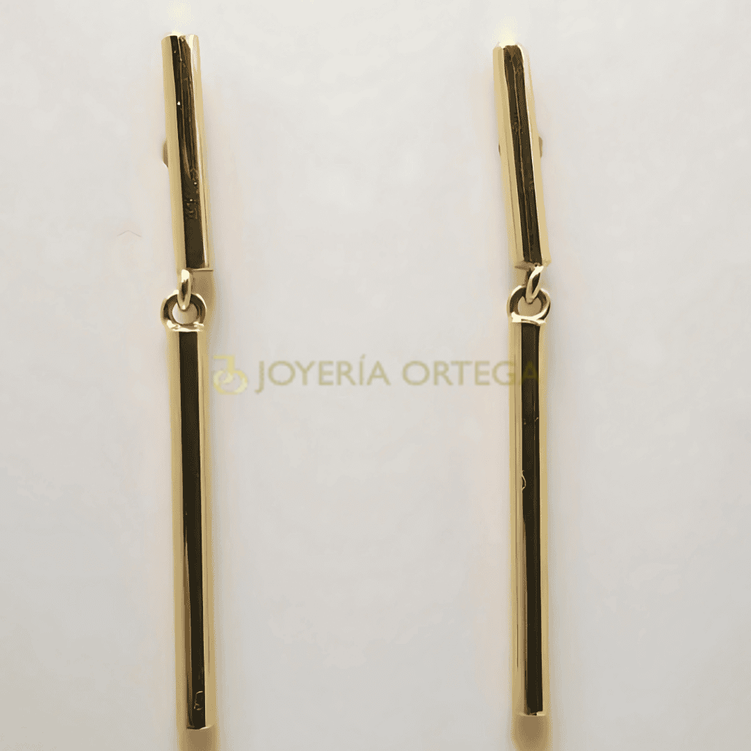 Pendientes largos dorados minimalistas