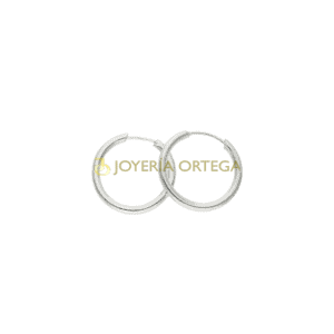 Pendientes de aro de plata minimalistas Joyería Ortega.