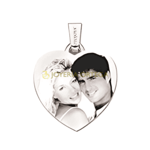 Colgante corazón personalizado con foto grabada.