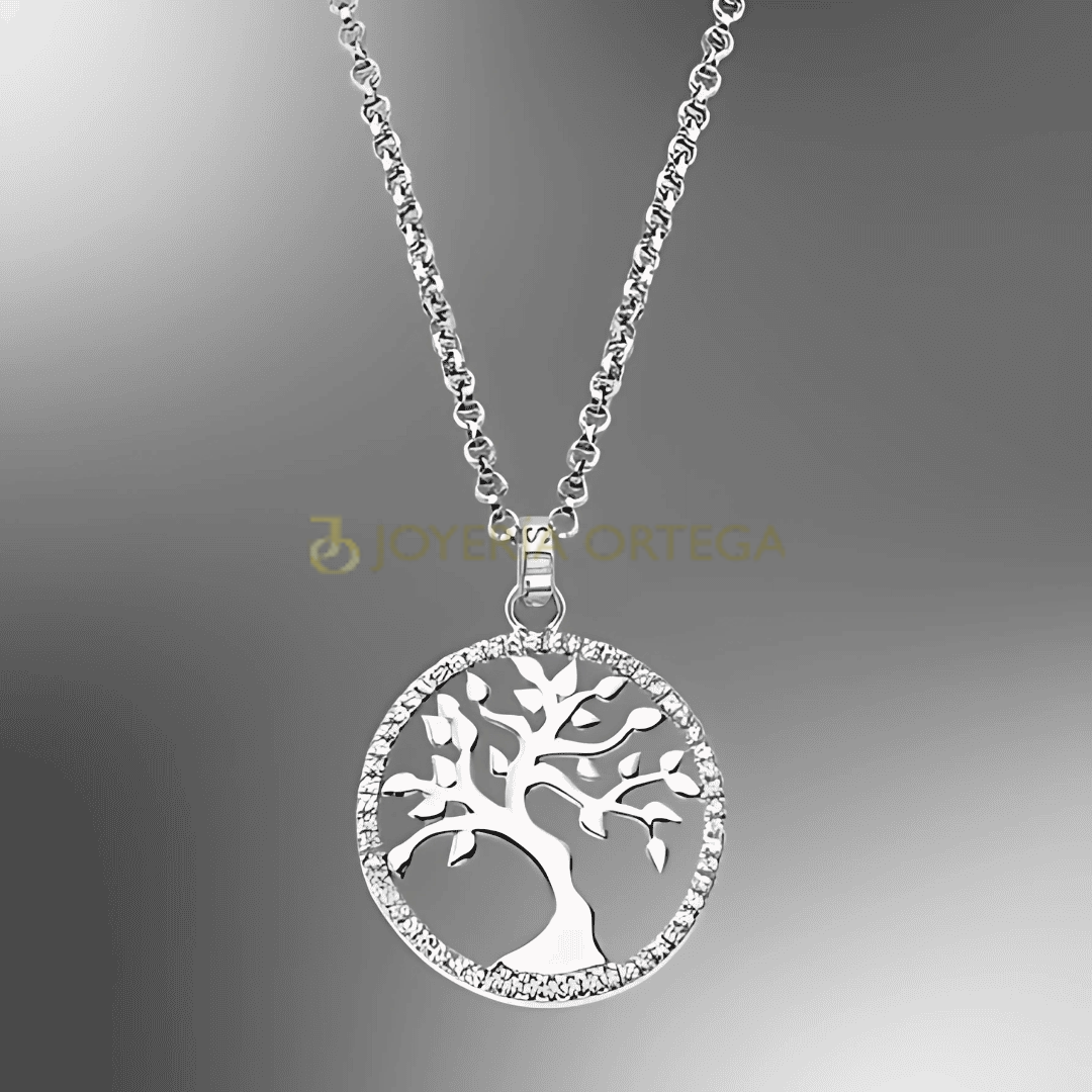 Colgante de árbol de la vida en plata brillante.