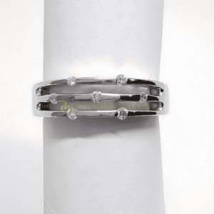 Pulsera de plata con diamantes incrustados