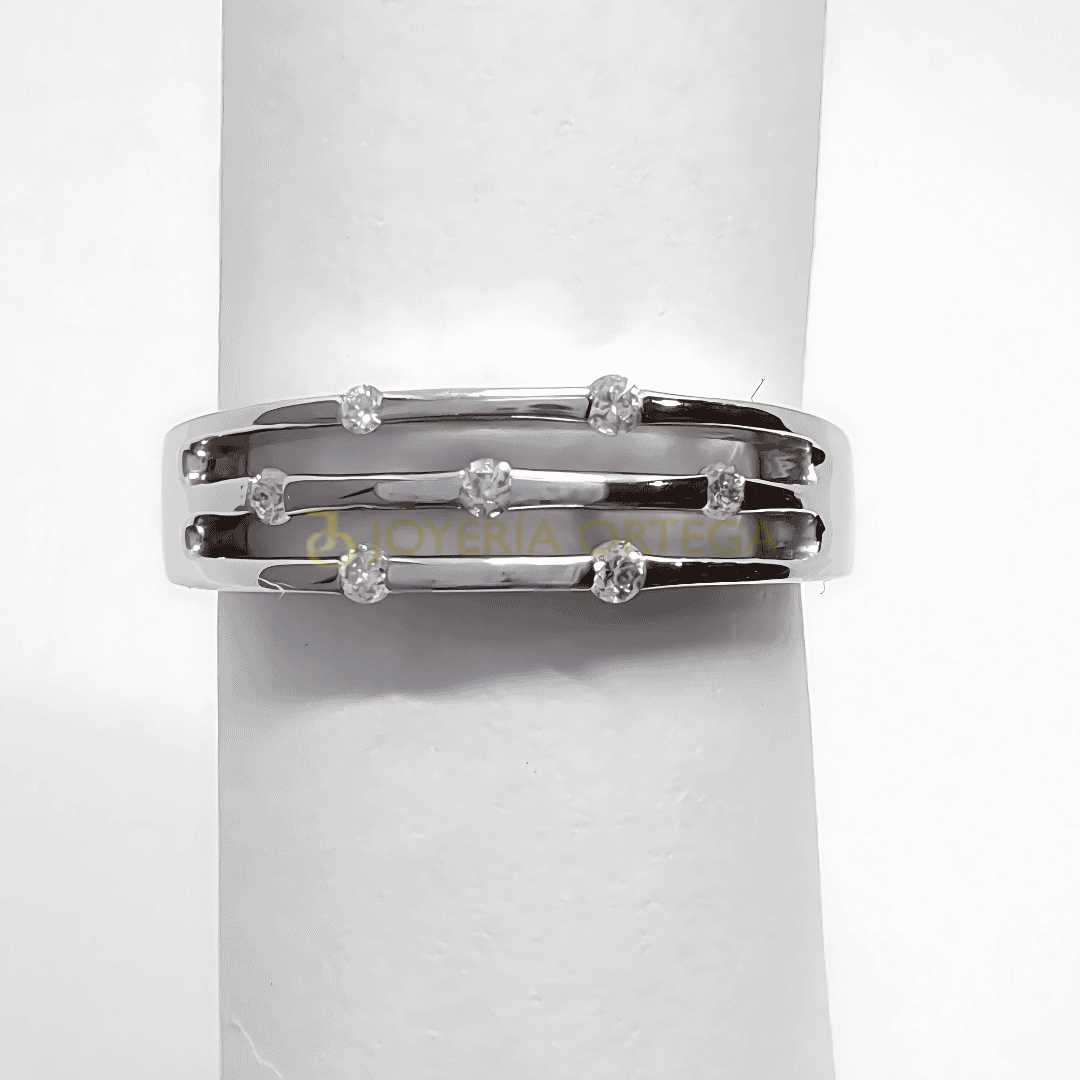 Pulsera de plata con diamantes incrustados