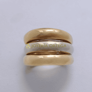 Anillo dorado con logo Joyería Ortega