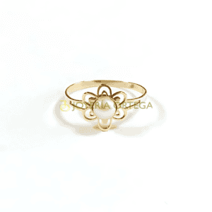 Anillo dorado con perla central