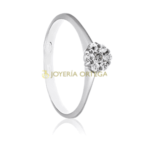 Anillo de compromiso con diamantes
